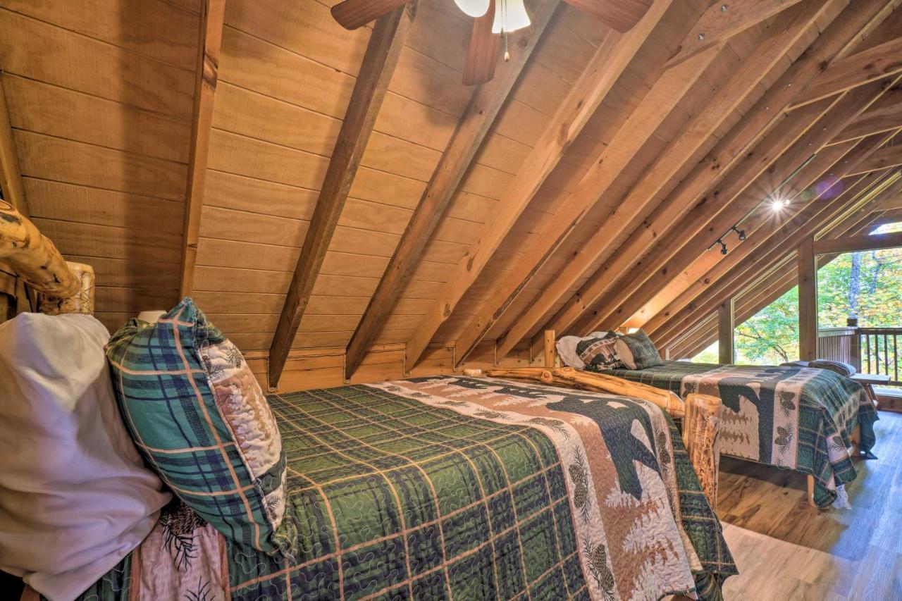 Sevierville Sanctuary Hot Tub, Pool Table And Deck! Buitenkant foto
