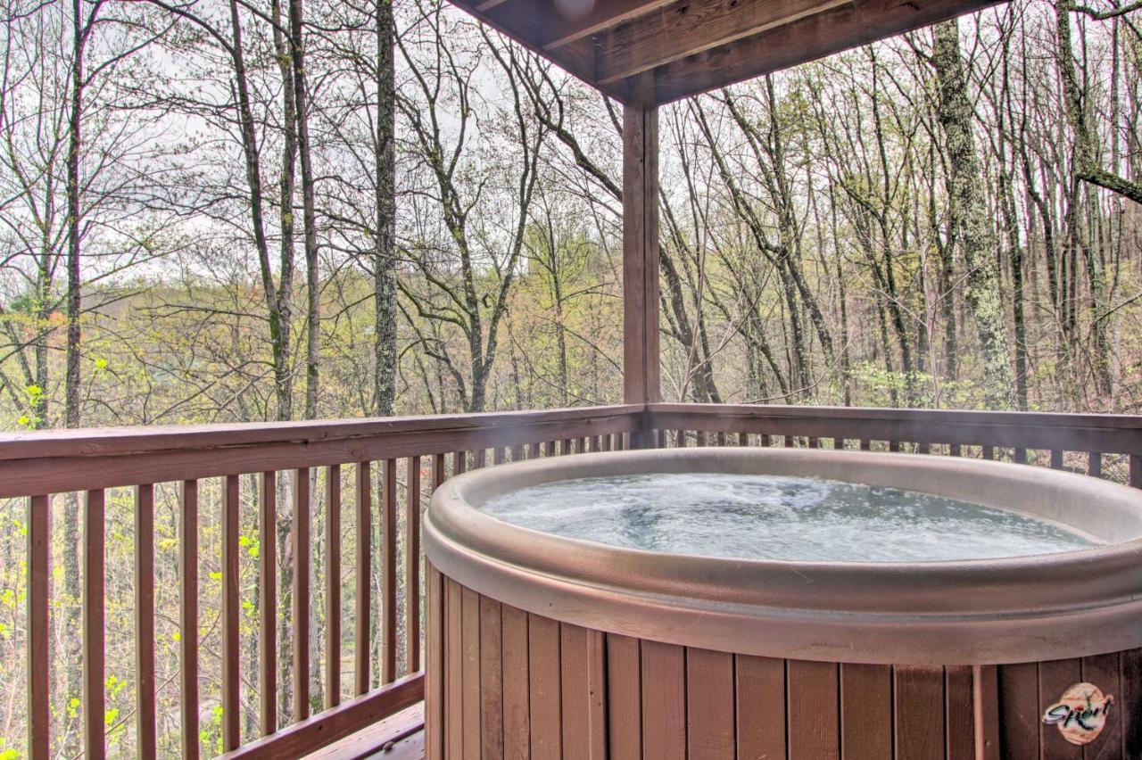 Sevierville Sanctuary Hot Tub, Pool Table And Deck! Buitenkant foto