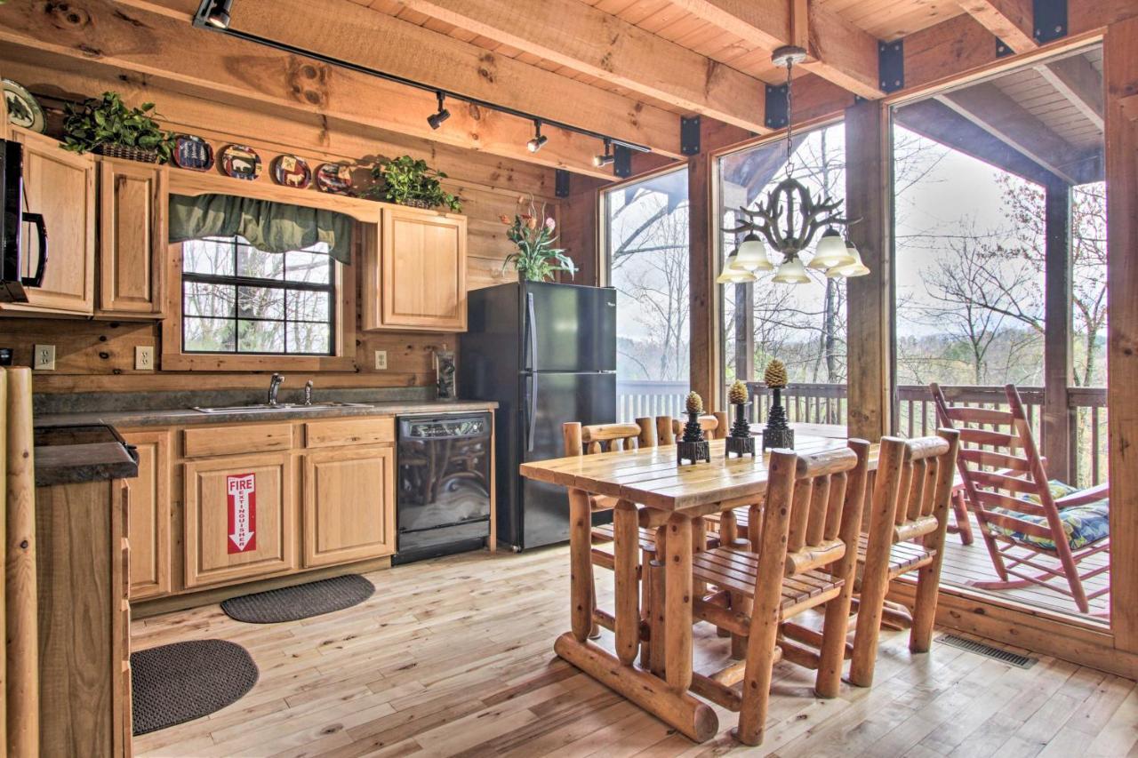 Sevierville Sanctuary Hot Tub, Pool Table And Deck! Buitenkant foto