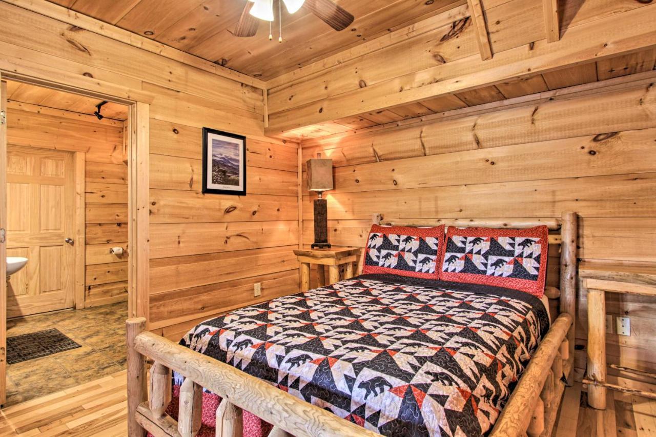 Sevierville Sanctuary Hot Tub, Pool Table And Deck! Buitenkant foto