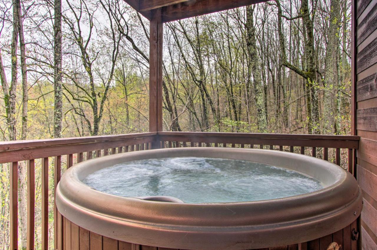 Sevierville Sanctuary Hot Tub, Pool Table And Deck! Buitenkant foto