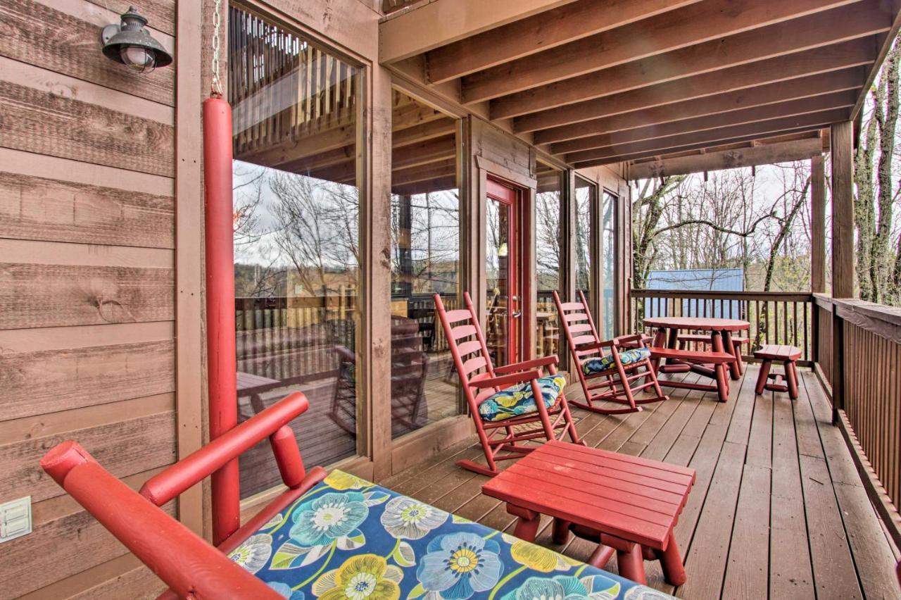 Sevierville Sanctuary Hot Tub, Pool Table And Deck! Buitenkant foto