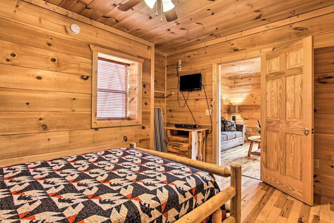 Sevierville Sanctuary Hot Tub, Pool Table And Deck! Buitenkant foto