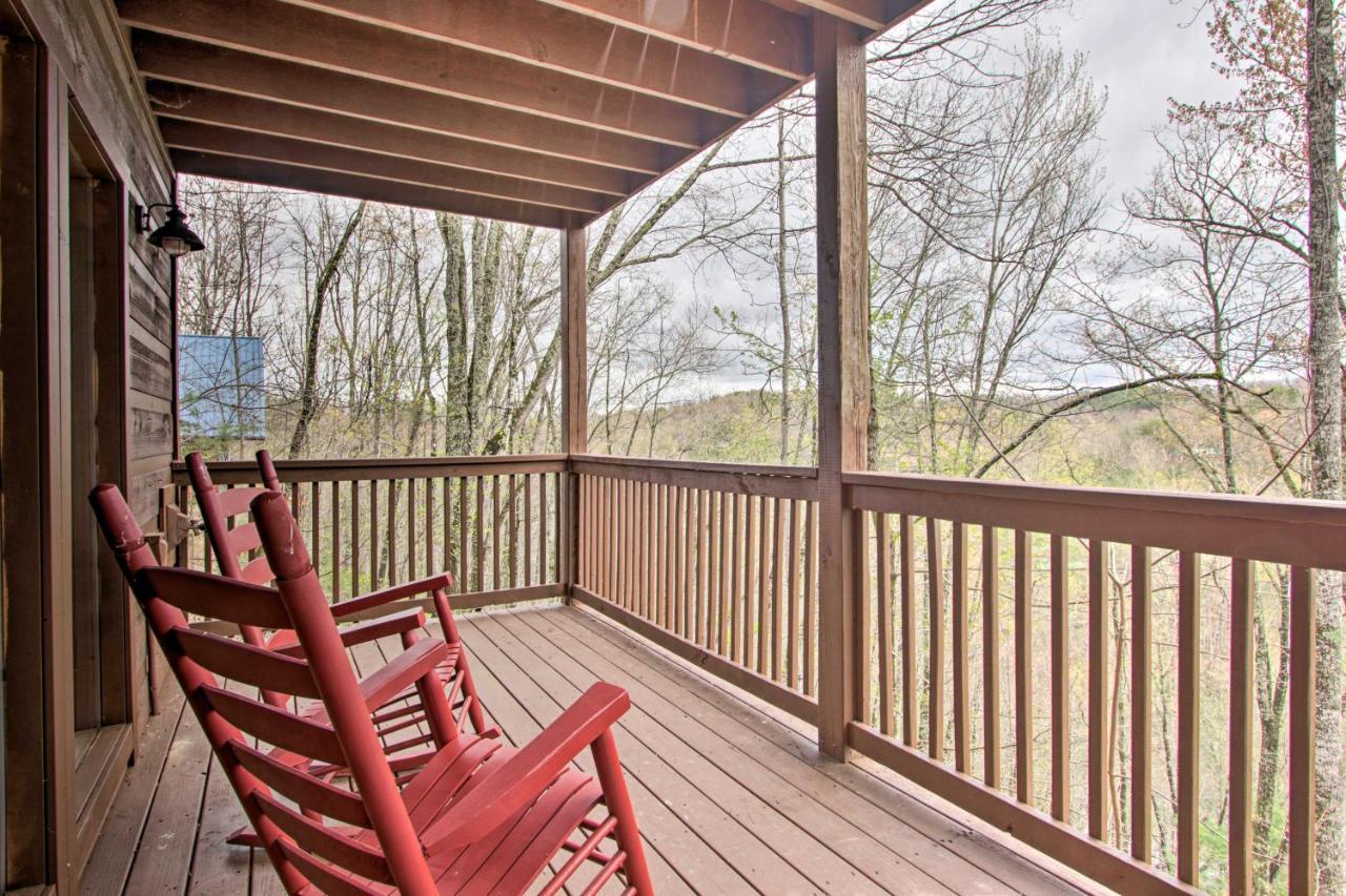 Sevierville Sanctuary Hot Tub, Pool Table And Deck! Buitenkant foto